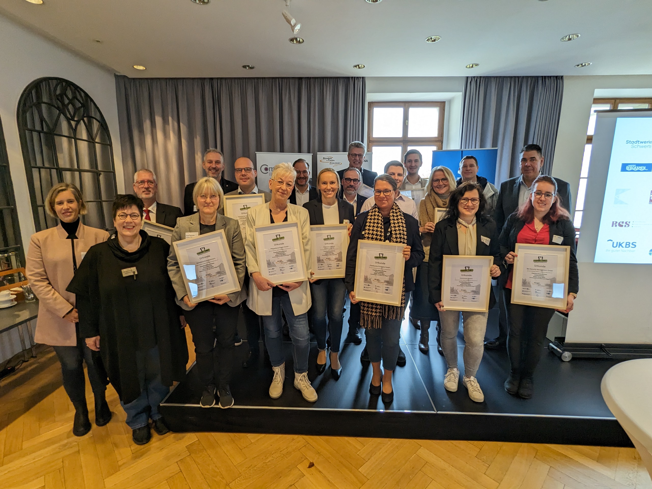 Familienfreundliches Unternehmen - Gruppenfoto